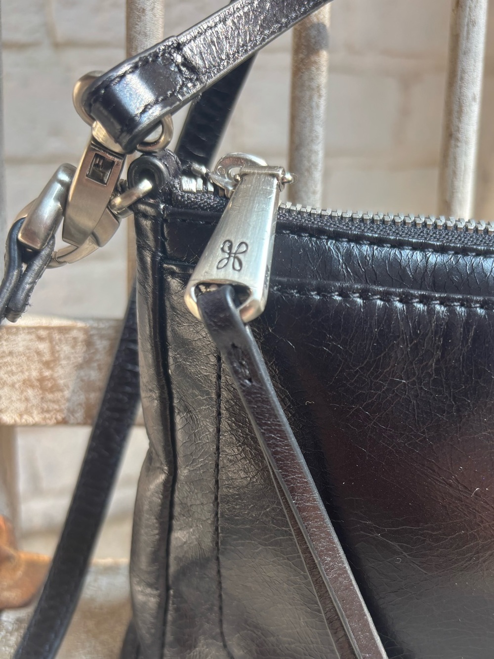 NWOT HOBO Classic Black Leather Convertible Crossbody Shoulder Bag - Picture 8 of 11